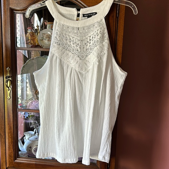 Cable and Gauge GORGEOUS white halter top with small button on back. NWOT. Flowy - Picture 1 of 9